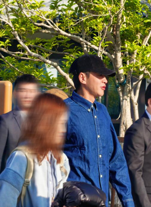 西楚霸王归故里！何润东下榻宿迁文旅直营禅院水居酒店(图2)