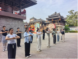 项王故里景区开展微笑礼仪培训(图1)